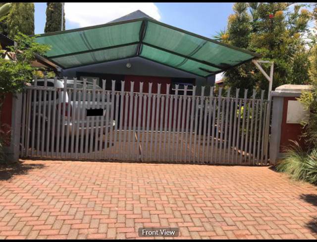 2 BEDROOM HOUSE FOR SALE IN FLORA PARK